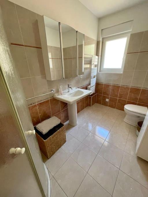 Port De Pornic. Vue Mer. Sea View. 4 Rooms. *