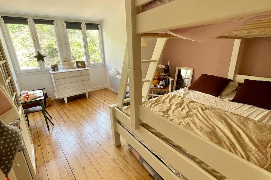 Villa Port De Pornic. Vue Mer. Sea View. 4 Rooms. *